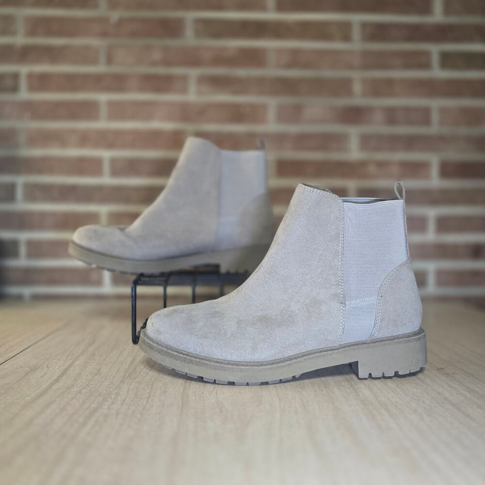 Esprit Selma Women's Chelsea Boots Size 8M Taupe Gray Faux Suede Lug Sole